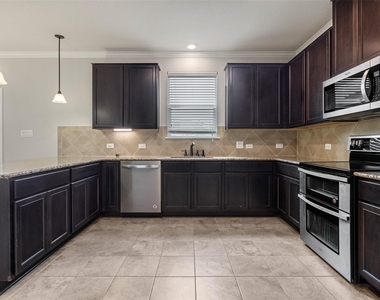 317 Tordesillas Dr - Photo Thumbnail 7