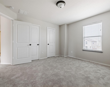 317 Tordesillas Dr - Photo Thumbnail 13