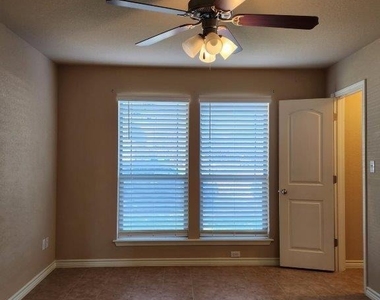 4509 Halliday Ave - Photo Thumbnail 11