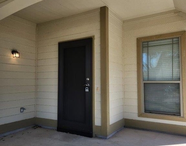 4509 Halliday Ave - Photo Thumbnail 4