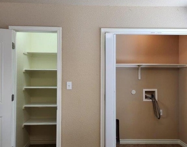 4509 Halliday Ave - Photo Thumbnail 9