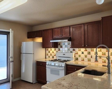 4509 Halliday Ave - Photo Thumbnail 8