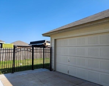4509 Halliday Ave - Photo Thumbnail 20