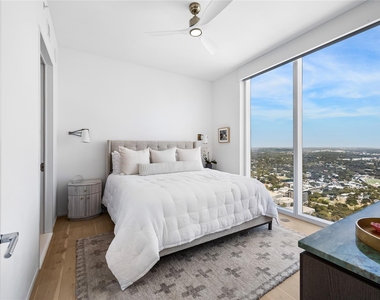 301 West Ave - Photo Thumbnail 7