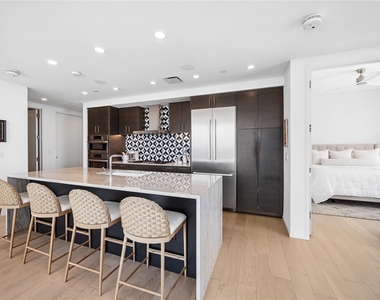 301 West Ave - Photo Thumbnail 6