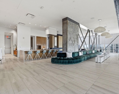 301 West Ave - Photo Thumbnail 24