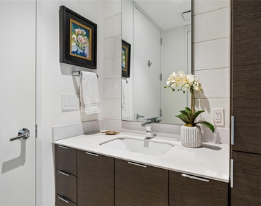 301 West Ave - Photo Thumbnail 16