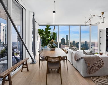 301 West Ave - Photo Thumbnail 3
