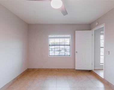 2003 Castle Gate Cir - Photo Thumbnail 6