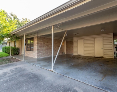 4501 Caswell Ave - Photo Thumbnail 2