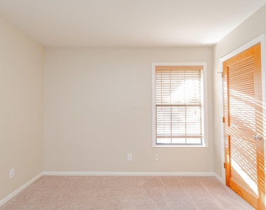 4501 Caswell Ave - Photo Thumbnail 13