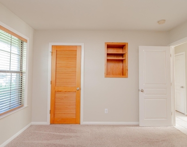 4501 Caswell Ave - Photo Thumbnail 9