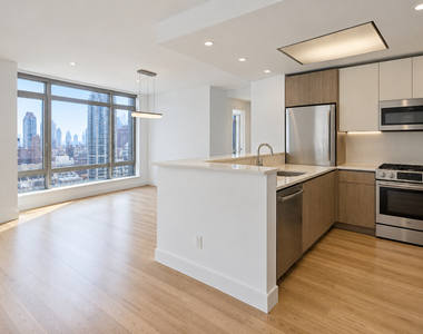240 East 39th Street - Photo Thumbnail 4