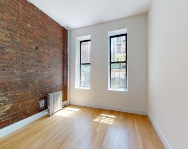 405 West 50th Street - Photo Thumbnail 3