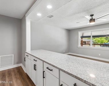 350 N 6th Street - Photo Thumbnail 28