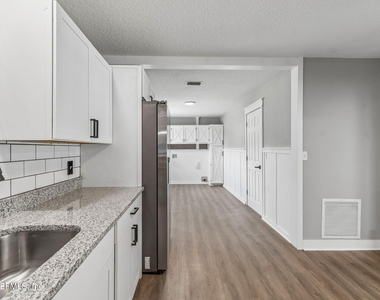 350 N 6th Street - Photo Thumbnail 37