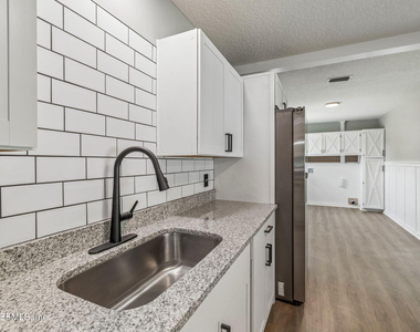 350 N 6th Street - Photo Thumbnail 38