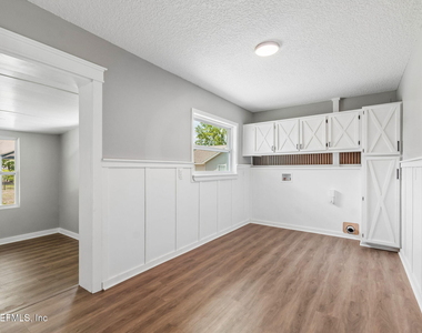 350 N 6th Street - Photo Thumbnail 54