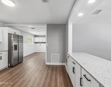 350 N 6th Street - Photo Thumbnail 27
