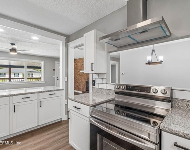 350 N 6th Street - Photo Thumbnail 36