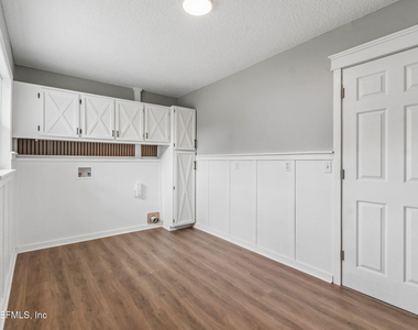 350 N 6th Street - Photo Thumbnail 45