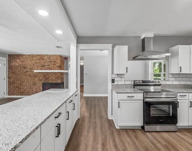 350 N 6th Street - Photo Thumbnail 29