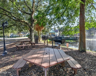 13703 Richmond Park Drive N - Photo Thumbnail 35