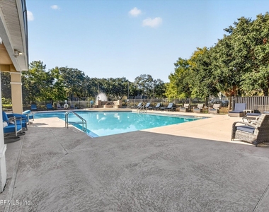 13703 Richmond Park Drive N - Photo Thumbnail 43