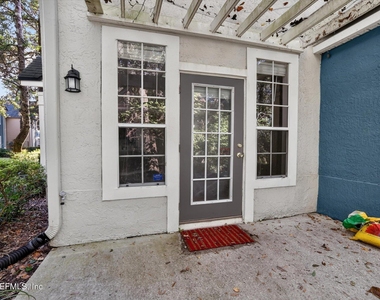 13703 Richmond Park Drive N - Photo Thumbnail 30