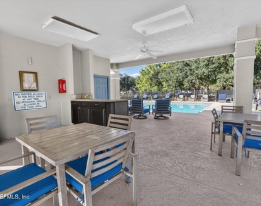 13703 Richmond Park Drive N - Photo Thumbnail 47