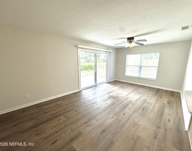 1109 Nantucket Avenue - Photo Thumbnail 11