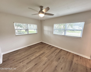 1109 Nantucket Avenue - Photo Thumbnail 2