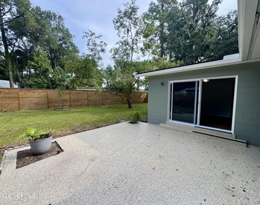 1109 Nantucket Avenue - Photo Thumbnail 20