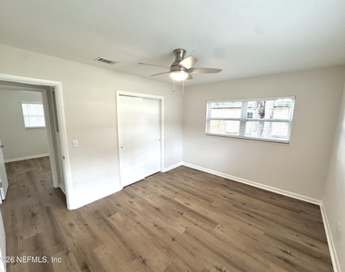 1109 Nantucket Avenue - Photo Thumbnail 13