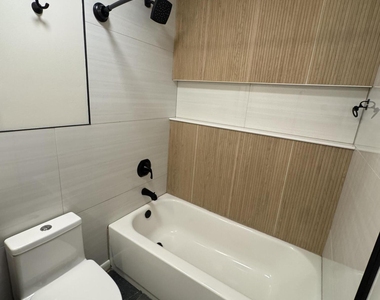 1109 Nantucket Avenue - Photo Thumbnail 17