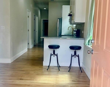 1311 Evergreen Avenue - Photo Thumbnail 1