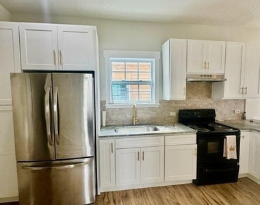 1311 Evergreen Avenue - Photo Thumbnail 4