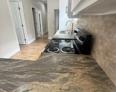 1311 Evergreen Avenue - Photo Thumbnail 2