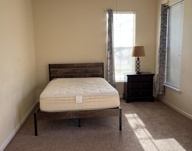 8290 Gate Parkway W - Photo Thumbnail 13