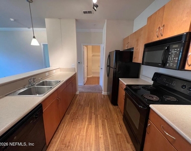 8290 Gate Parkway W - Photo Thumbnail 10