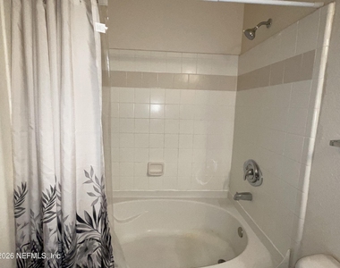 8290 Gate Parkway W - Photo Thumbnail 18