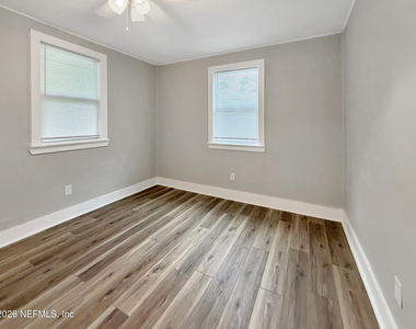 9738 Eisenhower Road - Photo Thumbnail 10