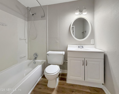 9738 Eisenhower Road - Photo Thumbnail 4