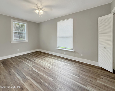 9738 Eisenhower Road - Photo Thumbnail 11