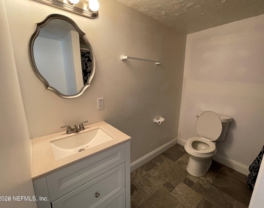 105 Iron Avenue - Photo Thumbnail 3