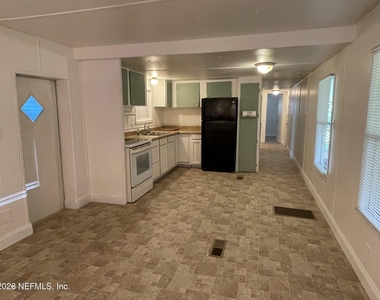 105 Iron Avenue - Photo Thumbnail 2