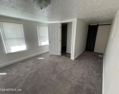 105 Iron Avenue - Photo Thumbnail 11