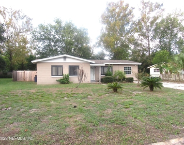 235 Beall Avenue N - Photo Thumbnail 1