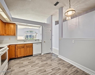 2791 Lantana Lakes Drive W - Photo Thumbnail 15