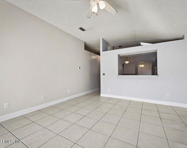 2791 Lantana Lakes Drive W - Photo Thumbnail 11